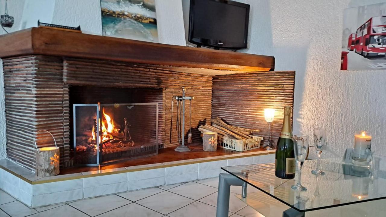 Une Halte Quelque Part Cheminot Bagian luar foto